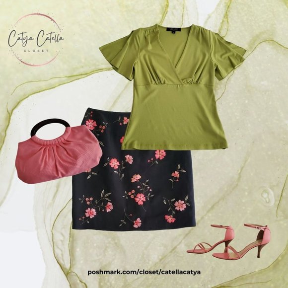 Karen Kane Slit Short Sleeve Ruched V-neck Top | Like New | XSP | Chartreuse - Picture 6 of 10